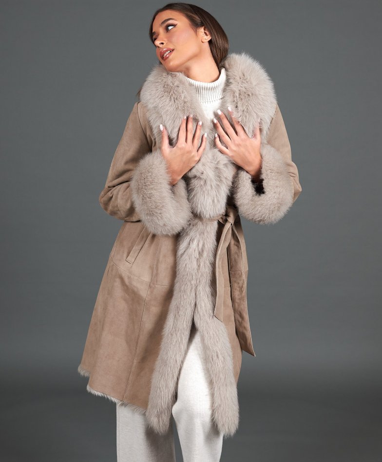 Ada Cappotto in montone scamosciato beige con bordi in volpe